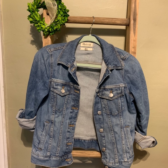 Madewell Jackets & Blazers - Madewell classic denim jacket